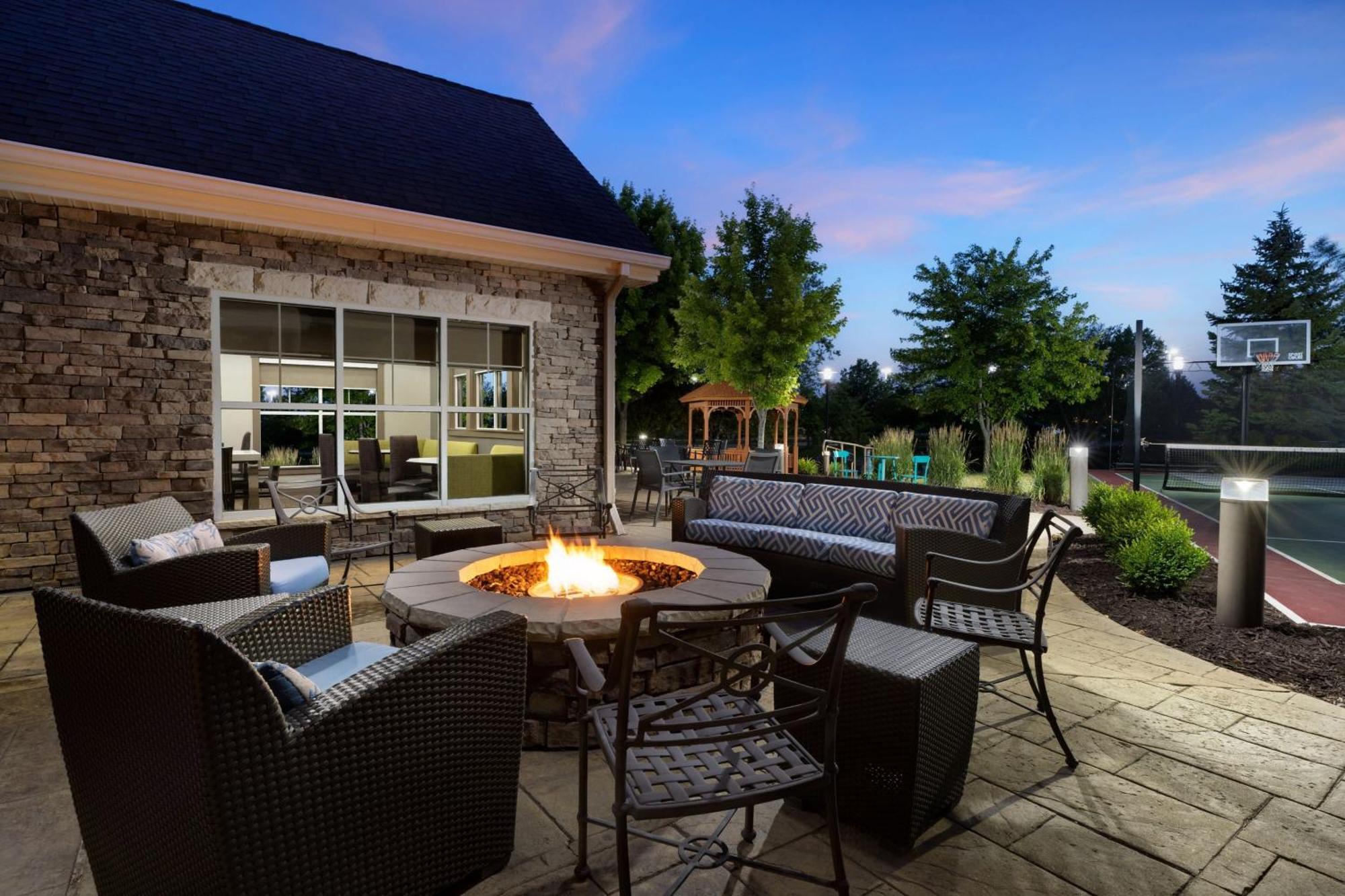 Residence Inn Des Moines West At Jordan Creek Town Center Уест Де Мойн Екстериор снимка