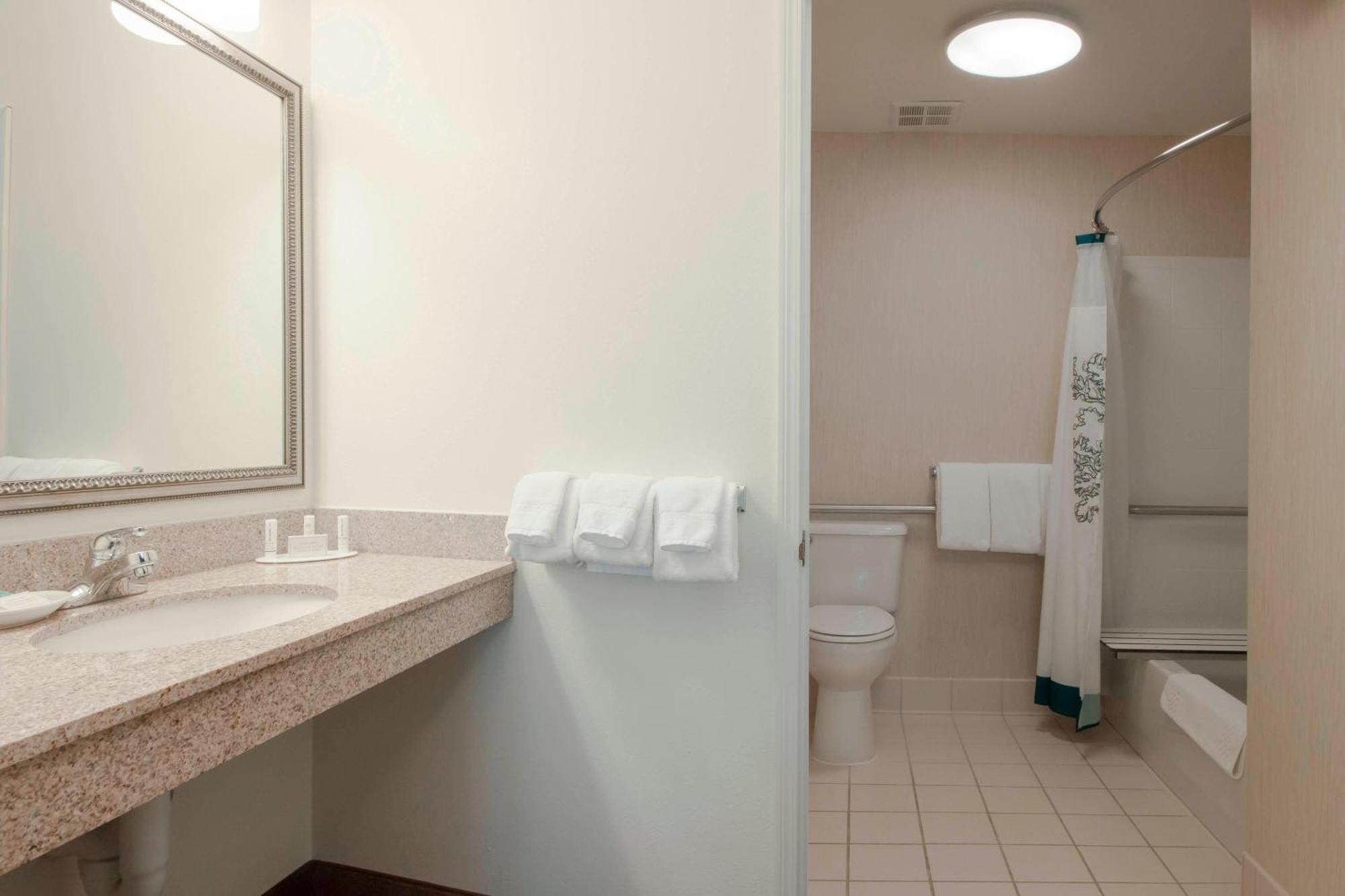 Residence Inn Des Moines West At Jordan Creek Town Center Уест Де Мойн Екстериор снимка