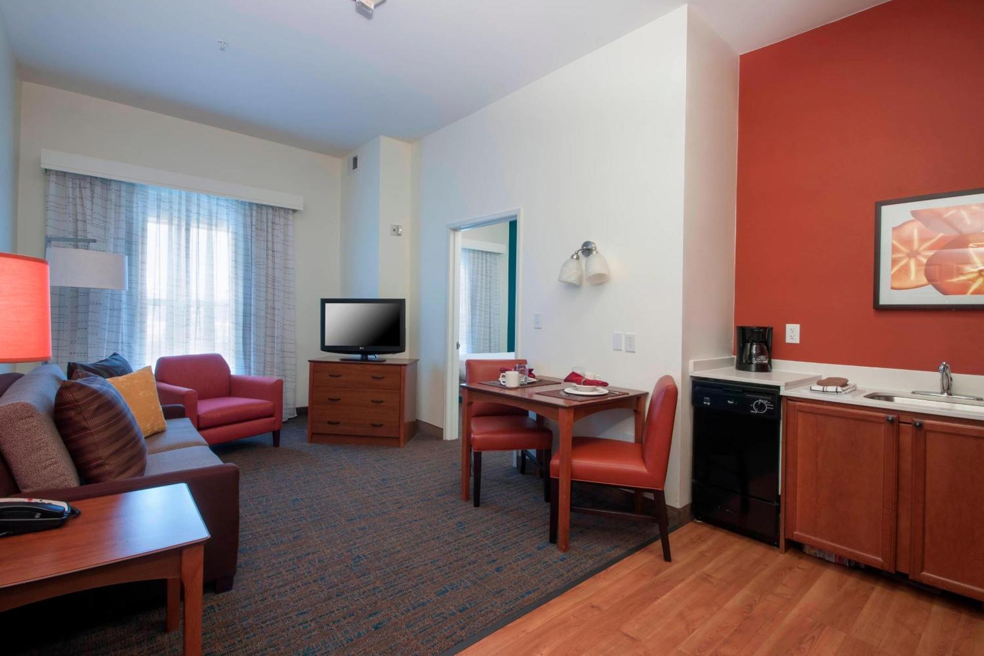 Residence Inn Des Moines West At Jordan Creek Town Center Уест Де Мойн Екстериор снимка