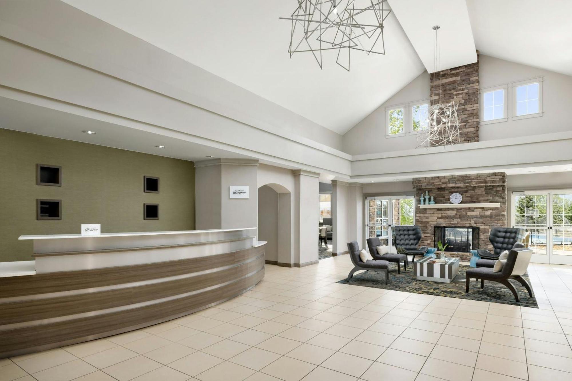 Residence Inn Des Moines West At Jordan Creek Town Center Уест Де Мойн Екстериор снимка