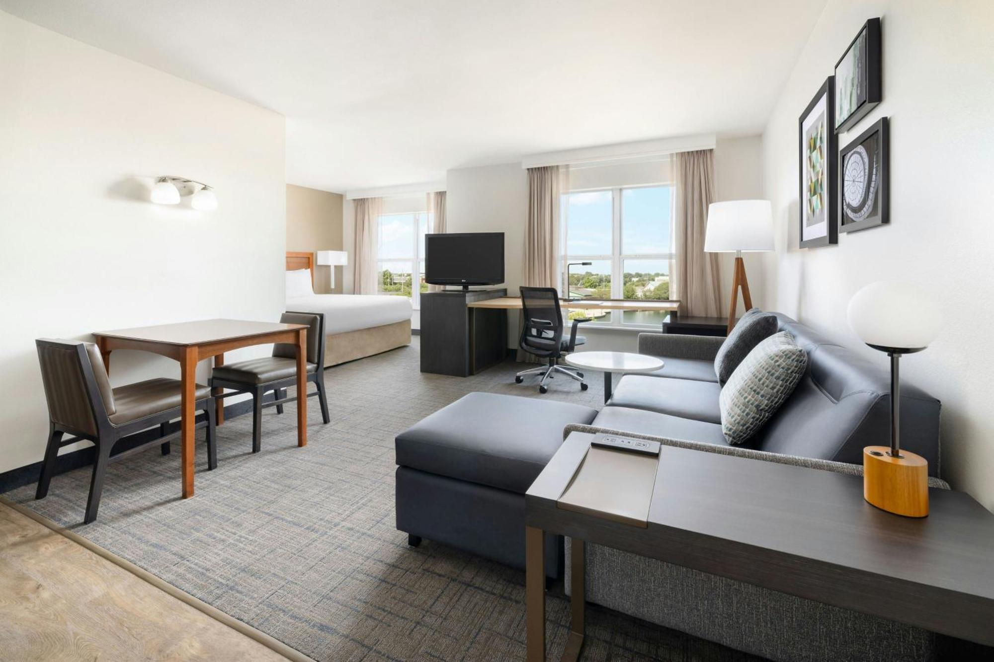 Residence Inn Des Moines West At Jordan Creek Town Center Уест Де Мойн Екстериор снимка