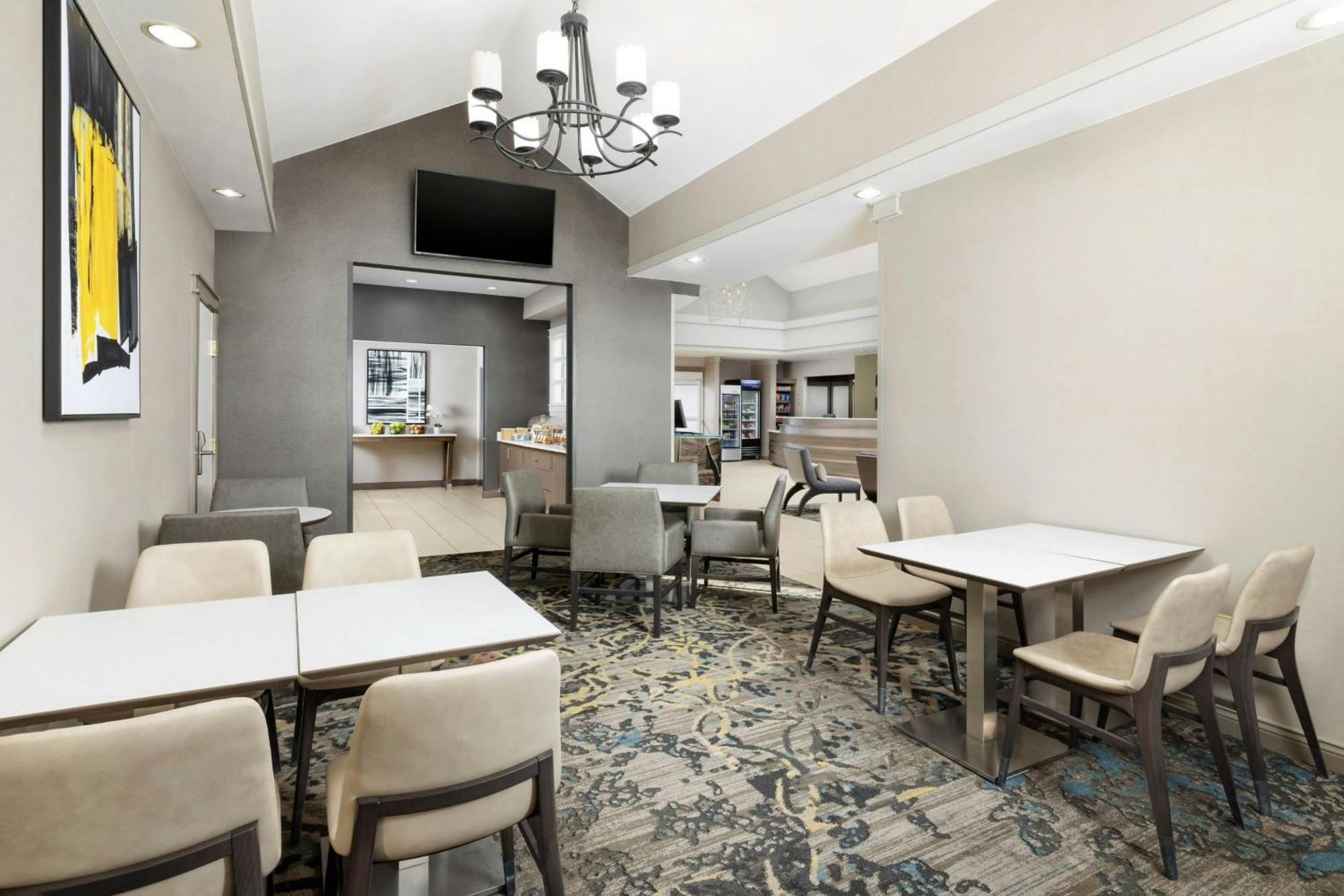 Residence Inn Des Moines West At Jordan Creek Town Center Уест Де Мойн Екстериор снимка