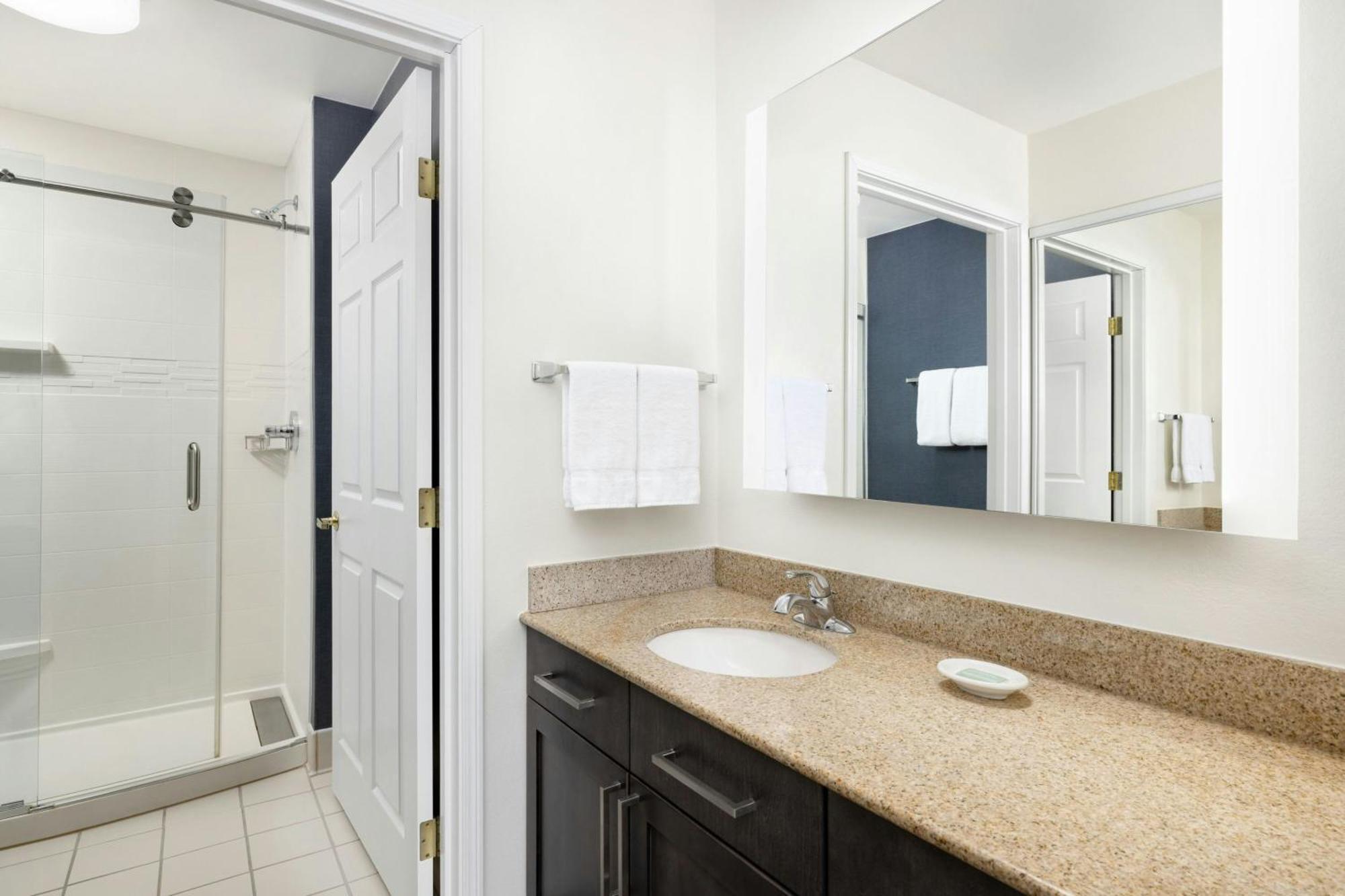 Residence Inn Des Moines West At Jordan Creek Town Center Уест Де Мойн Екстериор снимка