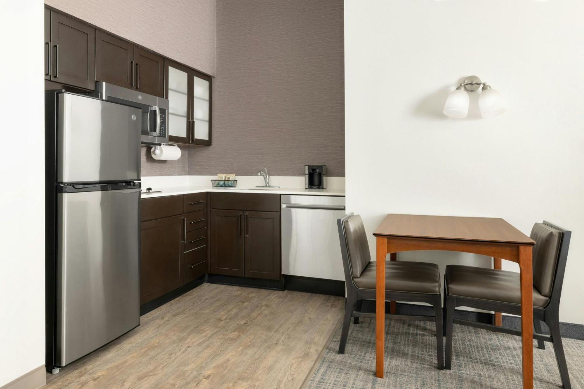 Residence Inn Des Moines West At Jordan Creek Town Center Уест Де Мойн Екстериор снимка