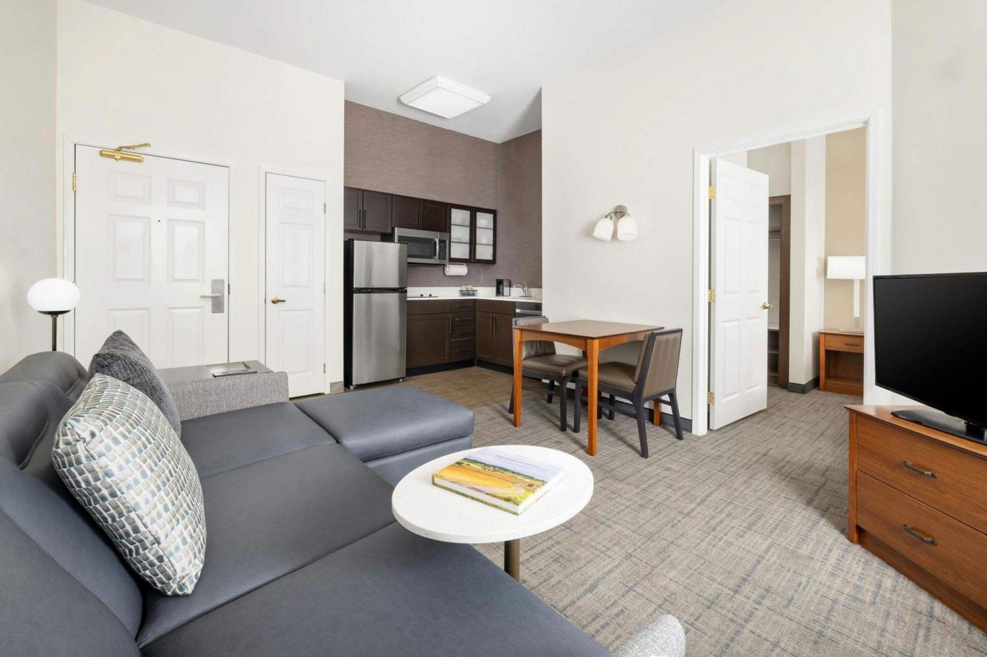 Residence Inn Des Moines West At Jordan Creek Town Center Уест Де Мойн Екстериор снимка