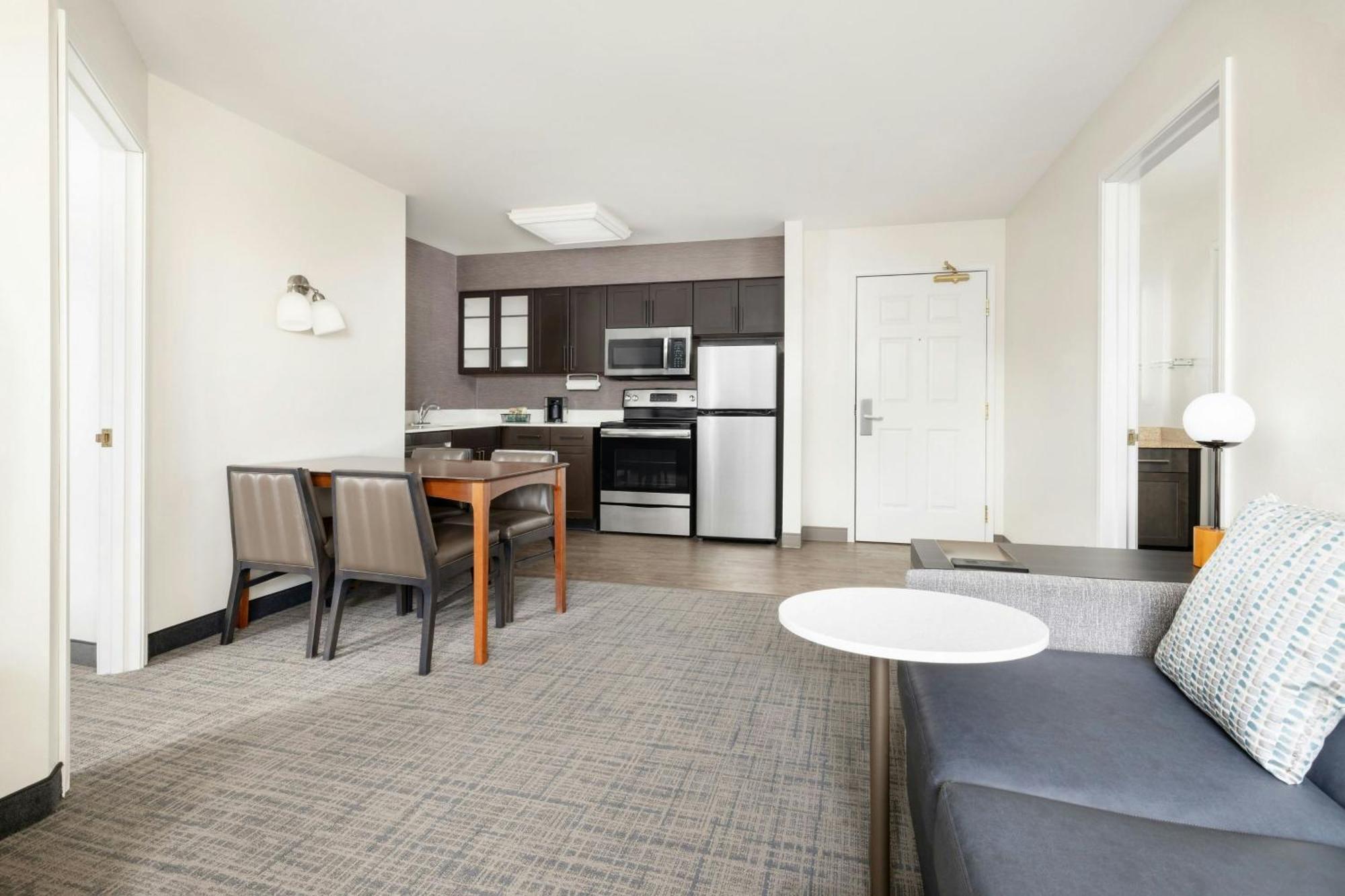 Residence Inn Des Moines West At Jordan Creek Town Center Уест Де Мойн Екстериор снимка